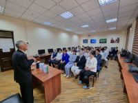 Shukur Qurbon bilan davra suhbati tashkil etildi.